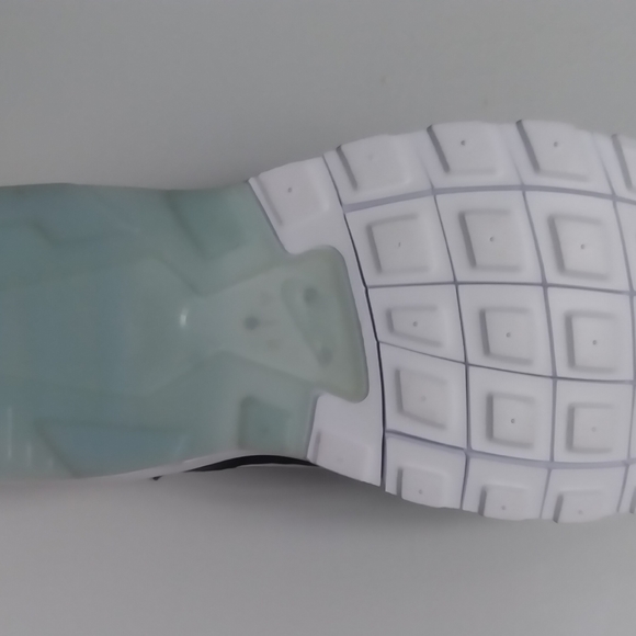 Nike Air Max Motion - Picture 2 of 3